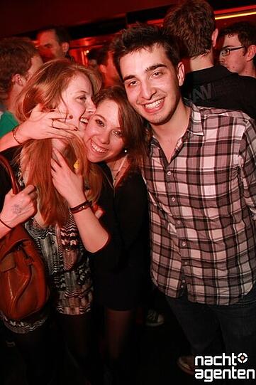 Einen sehr hohen Flirtfaktor gab's am Samstag in der vollen Milchbar. Mehr Bilder unter: www.nachtagenten.de