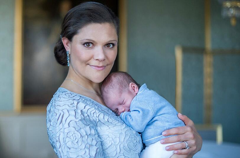 Kronprinzessin Victoria von Schweden mit ihrem zweiten Kind, Prinz Oscar Carl Olof.