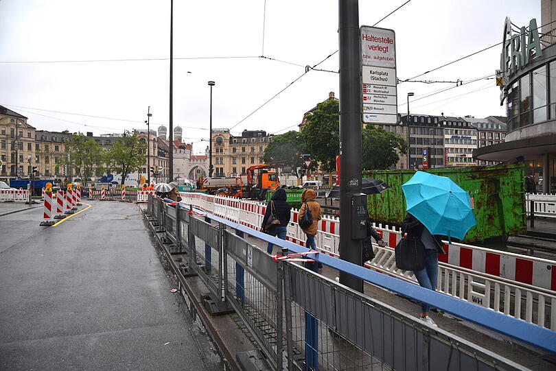 Die Bauarbeiten an der Tramm-Stammstrecke laufen. Noch bis zum September müssen sich Fahrgäste gedulden, erst dann sind die Sanierungsarbeiten abgeschlossen.