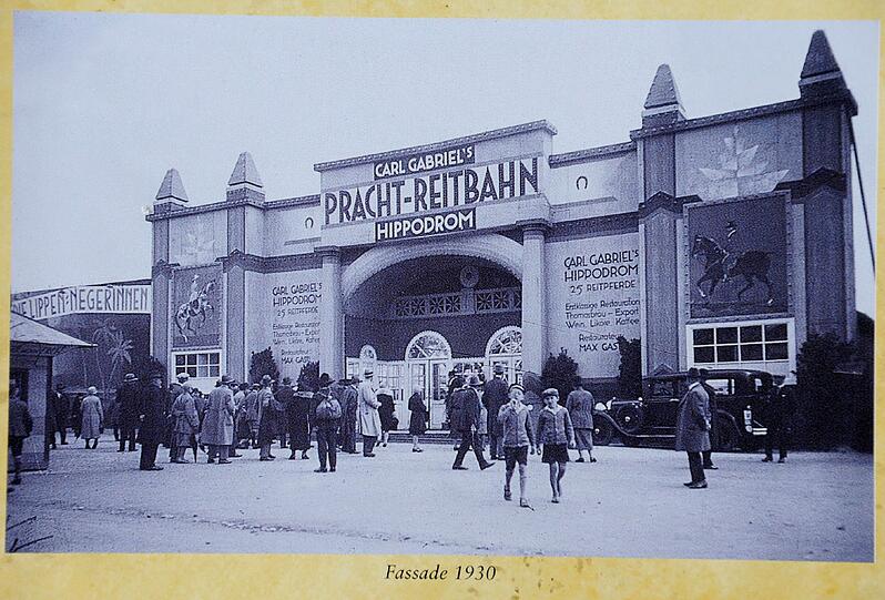 Prächtig war angesagt auf der früheren Wiesn: Das Hippodrom um 1930.
