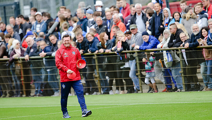 Neuanfang in der Zweiten Liga: Der Hamburger SV und sein Trainer Christian Titz. Neuanfang in der Zweiten Liga: Der Hamburger SV und sein Trainer Christian Titz.