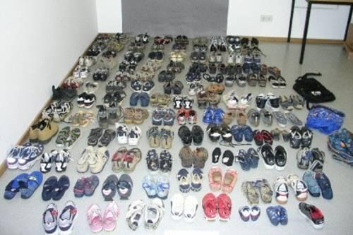 Sexuelle Motive: 112 Paar Kinderschuhe hat der Mann gestohlen