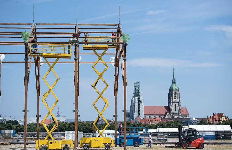 Weitere Bilder vom Wiesn-Aufbau.
