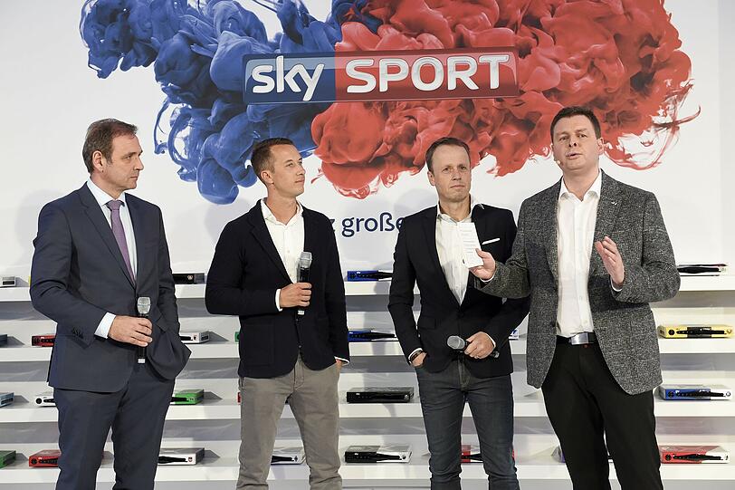 Carsten Schmidt (Vorsitzender der Geschäftsführung SKY Deutschland) , Philipp Kohlschreiber, Frank Bohmann (HBL-Geschäftsführer) , Ralph Fürther (Senior Vice President Consumer Communications bei Sky Deutschland)
