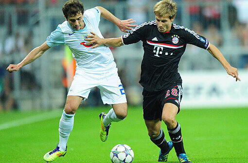 HOLGER BADSTUBER: Der neue Müller. Als Immerspieler. Klitzekleine Wackler, sonst solide. Hat sich stabilisiert. Note 2