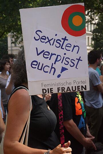 Beim Slutwalk wird in München und vielen anderen Städten gegen sexuelle Unterdrückung demonstriert: Hier die Bilder vom Sendlinger Tor.