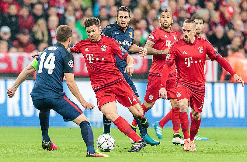 Sportliches geschah im Fußball natürlich auch: Wie im Vorjahr scheiterten die Bayern im Halbfinale der Champions League. Gegen Atletico Madrid war für die Mannschaft von Pep Guardiola Schluss.