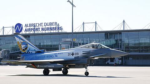 Eurofighter-Kampfjets der Luftwaffe trainieren derzeit am Flughafen N&uuml;rnberg die Zusammenarbeit mit zivilen Strukturen.