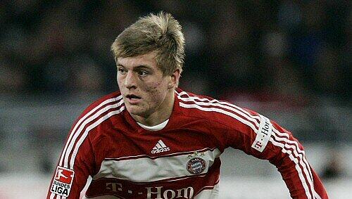 „Die Voraussetzungen sind optimal“: Toni Kroos ist begeistert von Klinsmanns Trainings-Methoden und verspricht sich davon persönlich eine Leistungssteigerung. „Die Voraussetzungen sind optimal“: Toni Kroos ist begeistert von Klinsmanns Trainings-Methoden und verspricht sich davon persönlich eine Leistungssteigerung.