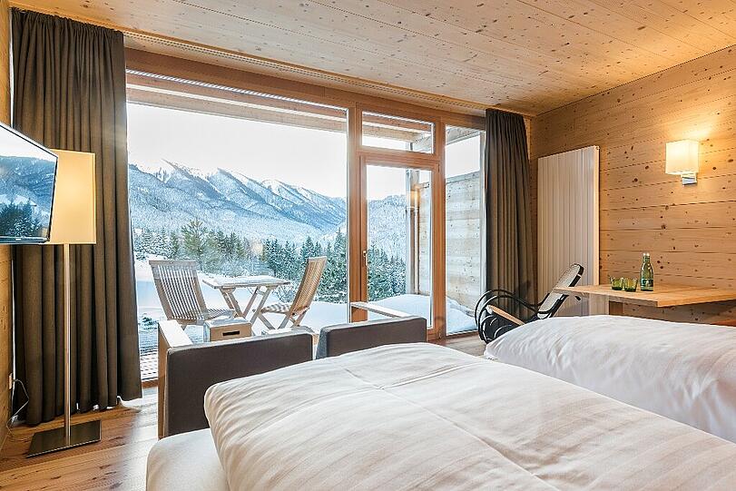 Naturerlebnisse im Holzhotel Forsthofalm uber den Dachern von Leogang
