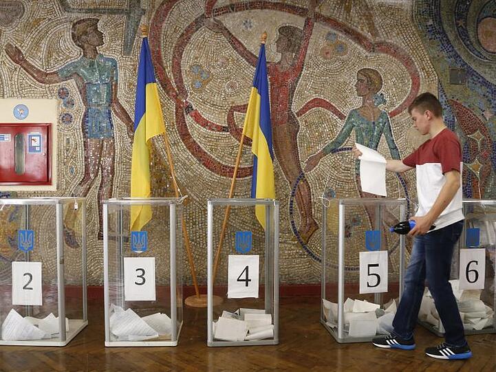 Nur einer Handvoll Parteien wird in den Umfragen die Chance eingeräumt, über die Fünf-Prozent-Hürde zu kommen.