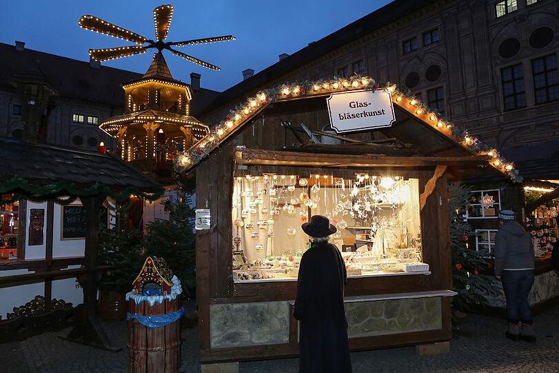 Bis 23.Dezember ist das "Weihnachtsdorf" in der Residenz geöffnet.