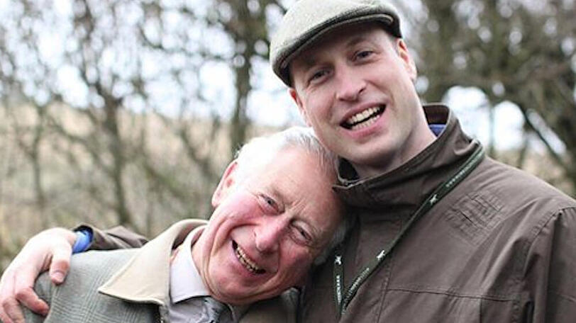 Prinz William (r.) und Prinz Charles im Dezember auf Sandringham