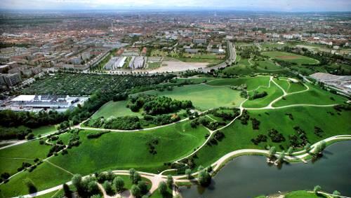 Blick auf den Münchner Olympiapark, an dessen Ende die Olympischen Dörfer gebaut werden können. Blick auf den Münchner Olympiapark, an dessen Ende die Olympischen Dörfer gebaut werden können.