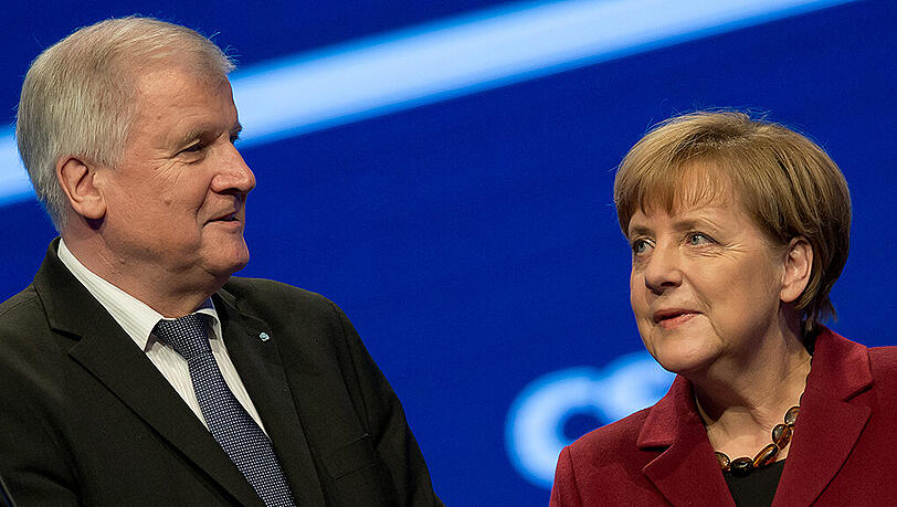 Liefern sich Seehofer und Merkel bald ein Wahlduell auf Bundesebene? Liefern sich Seehofer und Merkel bald ein Wahlduell auf Bundesebene?