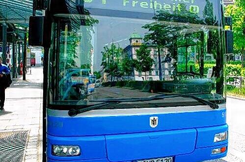 Die Buslinie 135 wird am Freitag in zwei Linien geteilt.