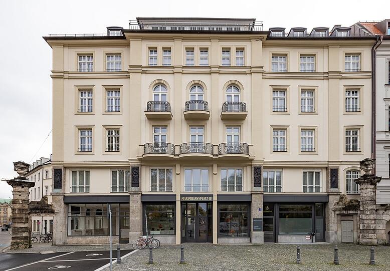 Der Maximiliansplatz 18 gehört ganz offiziell zu den schönsten Häusern der Stadt.