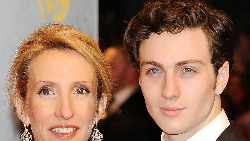 Hollywoodstar Aaron Taylor-Johnson und seine Frau, Regisseurin Sam Taylor-Wood, bei der Verleihung der BAFTA-Awards in London 2010. Hollywoodstar Aaron Taylor-Johnson und seine Frau, Regisseurin Sam Taylor-Wood, bei der Verleihung der BAFTA-Awards in London 2010.