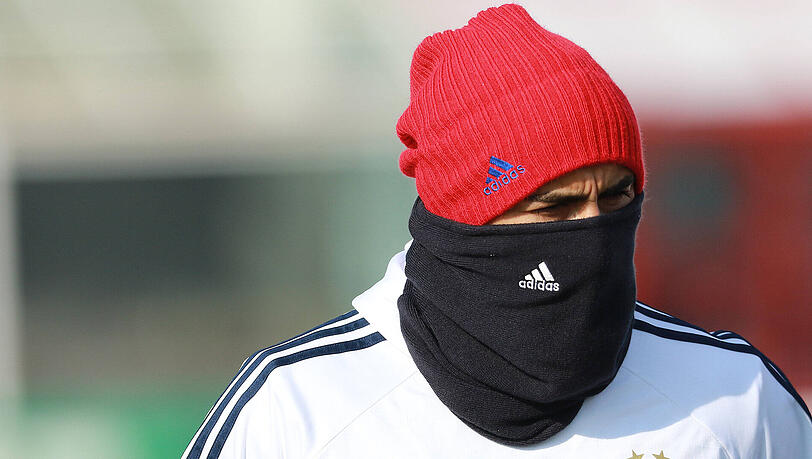 Mitunter haben noch so aufmerksame Beobachter des Bayern-Trainings Probleme, die Spieler zu erkennen.