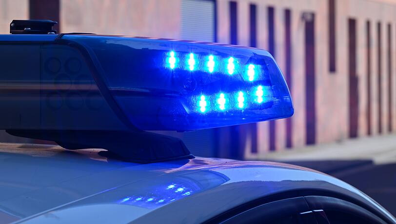 Die Polizei befindet sich nach dem Fund einer Frauenleiche im Gro&szlig;einsatz. (Symbolbild)