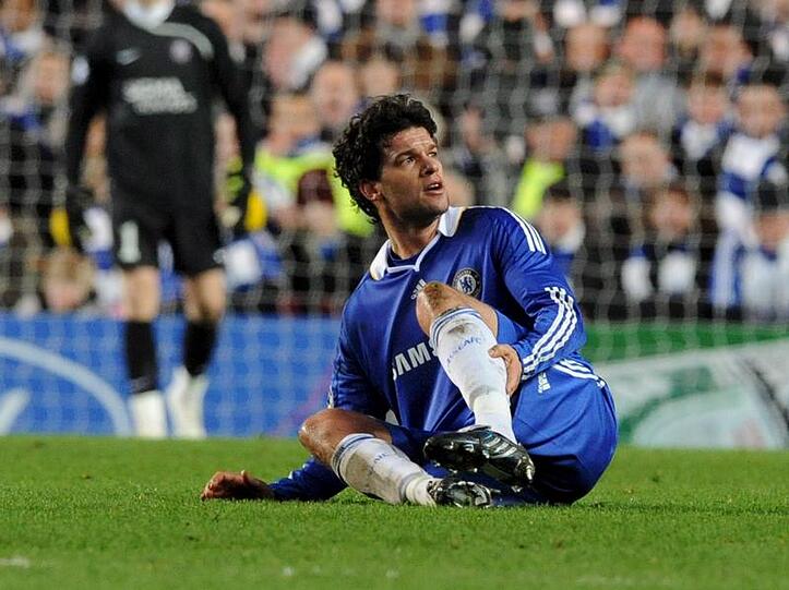 Michael Ballack  spielte mehrerte Jahre für den FC Chelsea, davor war er beim FC Bayern.
