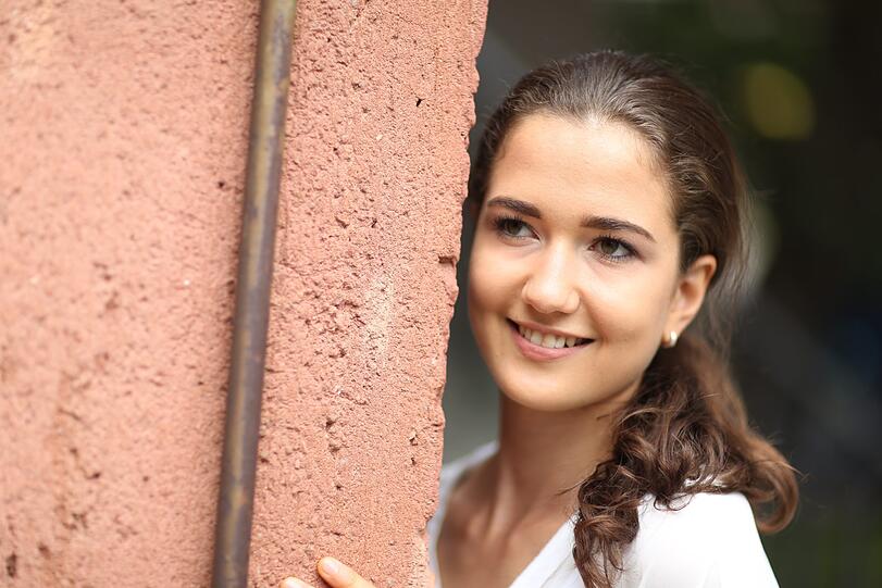 Wir freuen uns aufs Finale! Sophia nimmt mit der Sauter-Wildcard direkt an der Endrunde des AZ-Modelcontests teil.