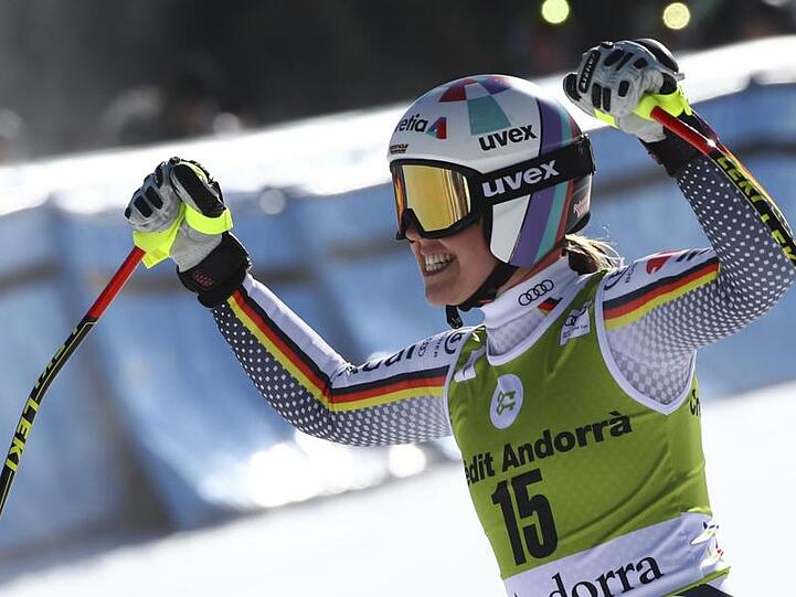 Viktoria Rebensburg freut sich über ihren Sieg in Soldeu.