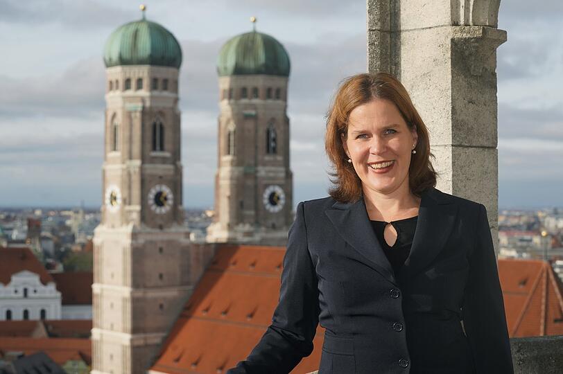 Verena Dietl (SPD): "Ich bin der Polizei namens der Stadt für die gestern gezeigte Präsenz und das angemessene und konsequente Verhalten sehr dankbar."