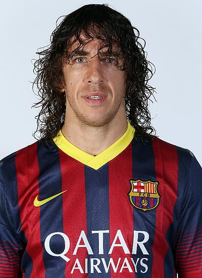 Carles Puyol: &bdquo;Den kennt man nicht anders. Ein hässlicher Typ. Eine große Herausforderung für einen Friseur. Man müsste erst mal schauen, ob er Segelflitzerohren hat, um zu sehen, wie kurz man gehen kann. Auf jeden Fall wesentlich kürzer. Dieses oben kurz, hinten lang wie früher Rudi Völler in den 80ern, das geht gar nicht mehr.&ldquo;