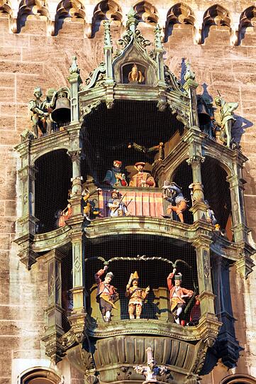 Das Glockenspiel am Marienplatz.
