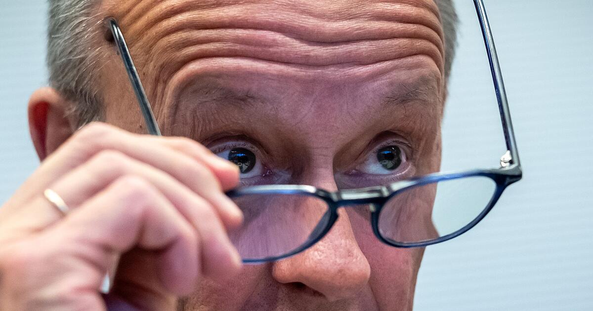 Bis-12-00-Uhr-mittags-Renten-Rebellen-sollen-Farbe-bekennen