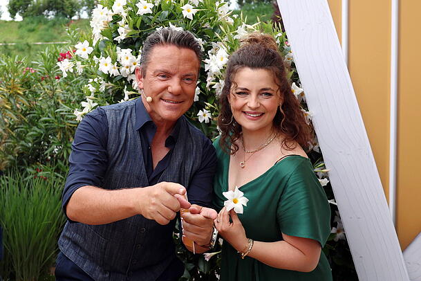 Stefan Mross und Ronja Forcher bei "Immer wieder sonntags". Stefan Mross und Ronja Forcher bei "Immer wieder sonntags".