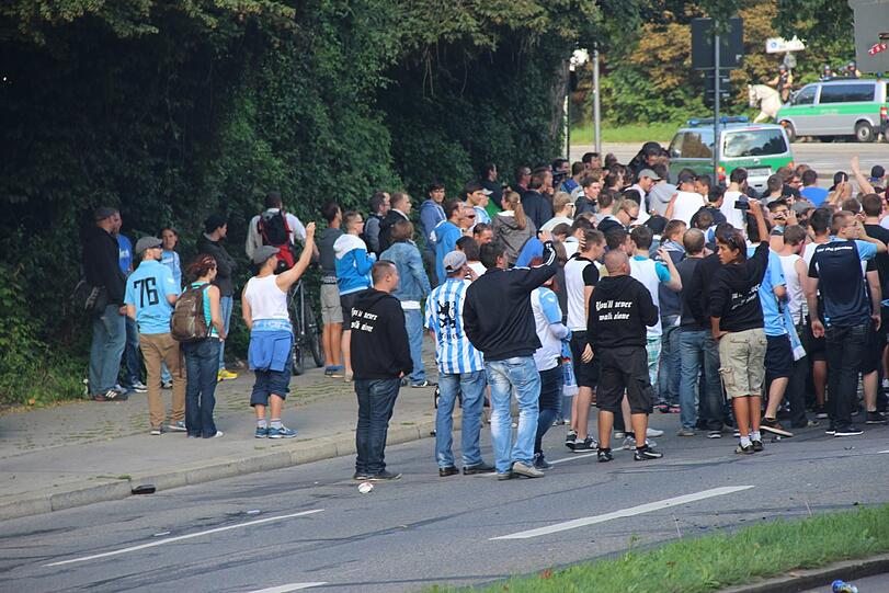 Sehen Sie hier weitere Bilder vor dem Amateurderby.