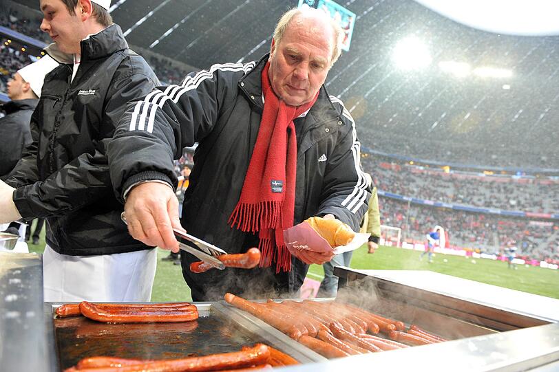 An der Spitze der Vereine stehen zwei bekannte Personen. Beim FC Bayern ist es Uli Hoeneß.
