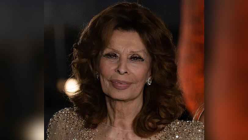 Dopo la rottura dell’anca: la guarigione di Sophia Loren richiederà “diversi mesi”.