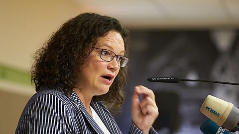 Andrea Nahles, ehemalige Vorsitzende der SPD, hält einen Vortrag im Kloster Maria Laach.
