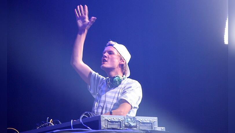 Avicii starb durch Suizid im Jahr 2018 mit nur 28 Jahren.