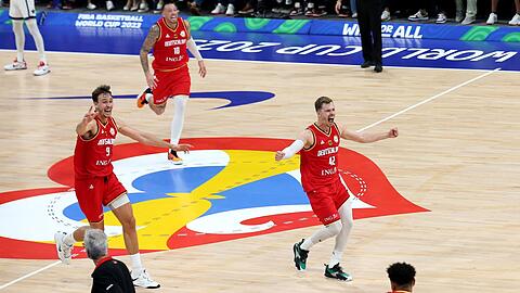 Deutschlands Profis jubeln nach dem WM-Halbfinale.
