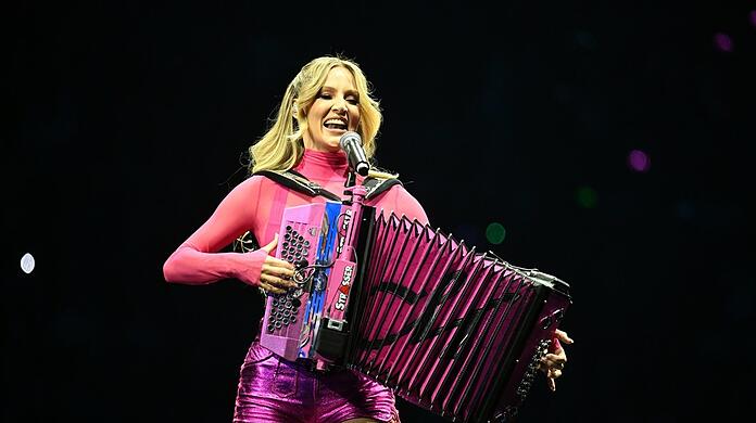 Melissa Naschenweng bei der Schlagernacht des Jahres. Melissa Naschenweng bei der Schlagernacht des Jahres.