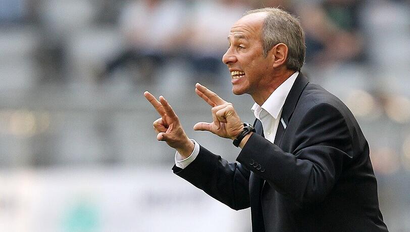 Rainer Maurer - der Löwen-Trainer musste beim FSV Frankfurt die erste Niederlage seiner Elf seit mehr als vier Monaten mit ansehen. Rainer Maurer - der Löwen-Trainer musste beim FSV Frankfurt die erste Niederlage seiner Elf seit mehr als vier Monaten mit ansehen.