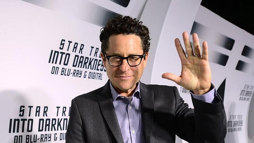 J.J. Abrams führt nicht nur Regie, sondern schreibt auch das Drehbuch für "Star Wars VII" J.J. Abrams führt nicht nur Regie, sondern schreibt auch das Drehbuch für "Star Wars VII"