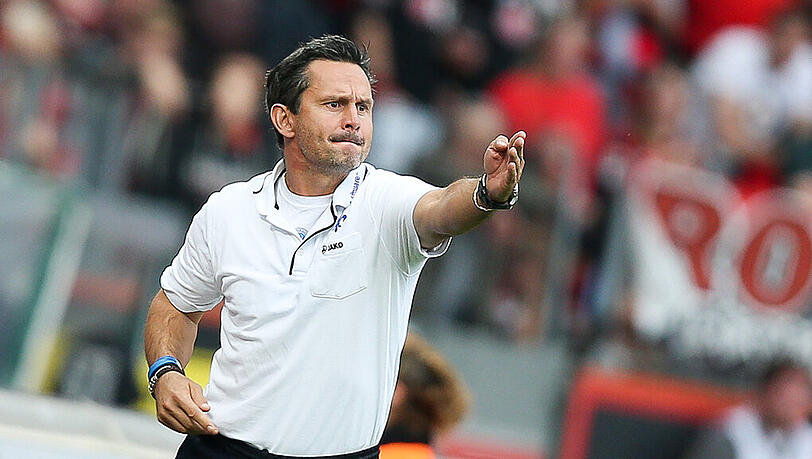 Darmstadts Trainer Dirk Schuster.