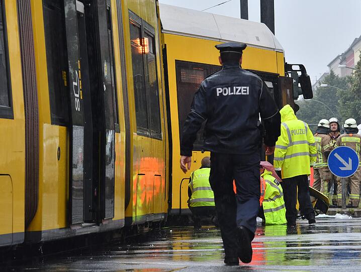 Frontalcrash zweier Trambahnen in Berlin