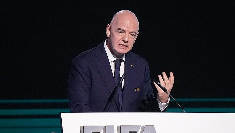FIFA-Chef Infantino geht mit einem Brief an die Fußball-Funktionäre in die Offensive. (Archivbild) FIFA-Chef Infantino geht mit einem Brief an die Fußball-Funktionäre in die Offensive. (Archivbild)