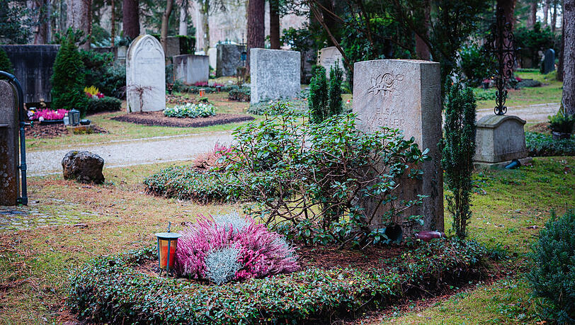 Grab-auf-dem-Friedhof-in-Gr-nwald-Hier-finden-die-Kessler-Zwillinge-ihre-letzte-Ruhe