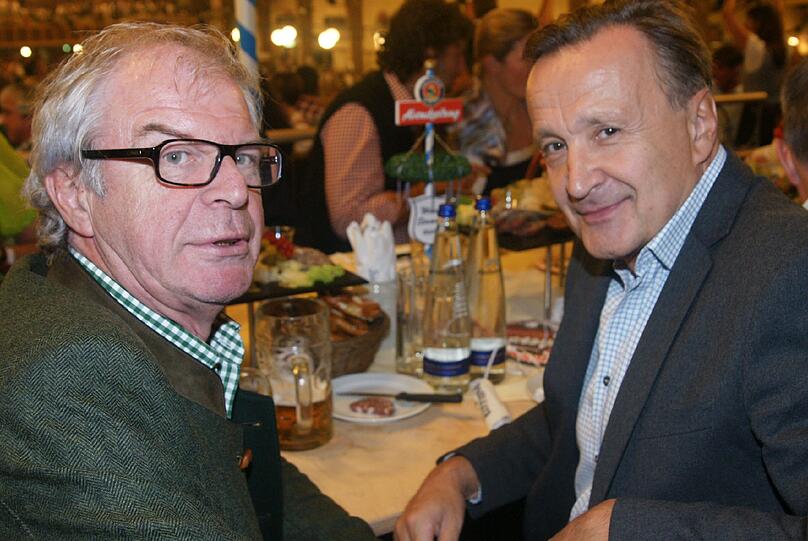 Gespräch unter Experten: Staatsopern-Intendant Nikolaus Bachler (rechts) mit Kunst-Ministerialdirektor Toni Schmid.