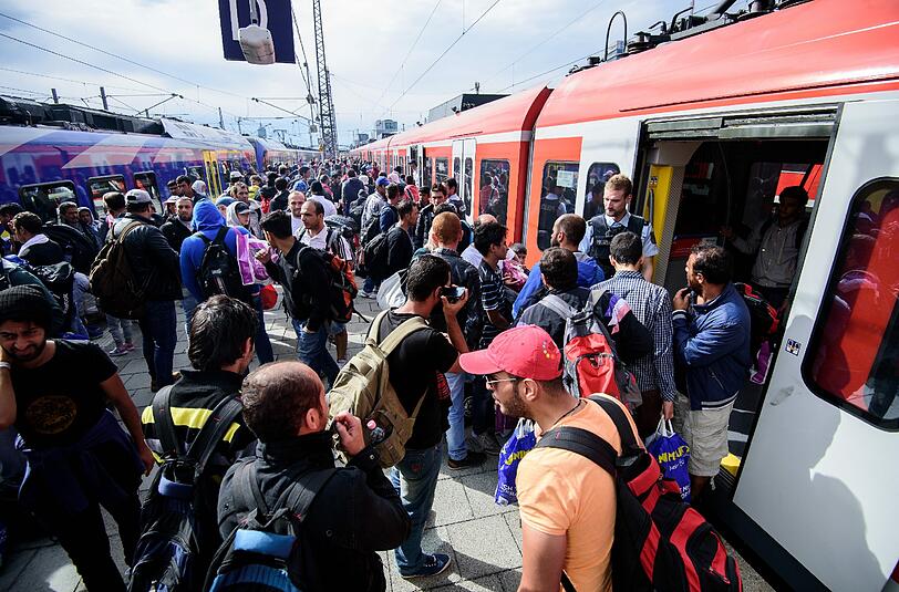In den ersten drei Septemberwochen sind mehr als 135 000 Flüchtlinge im Freistaat angekommen.