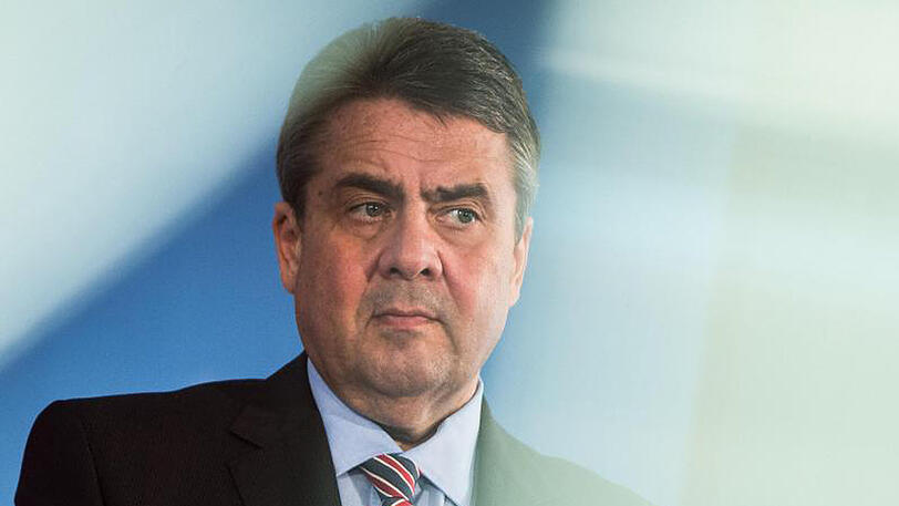 Außenminister Sigmar Gabriel ist zu einem Treffen mit Außenminister Boris Johnson und Brexit-Minister David Davis nach London gereist.