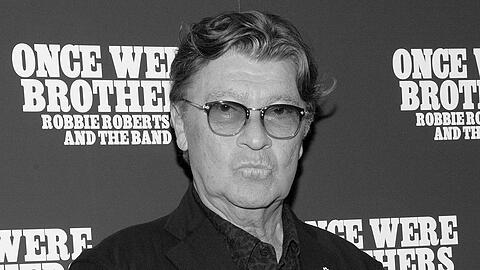 Umgeben von seiner Familie ist Robbie Robertson im Alter von 80 Jahren verstorben.