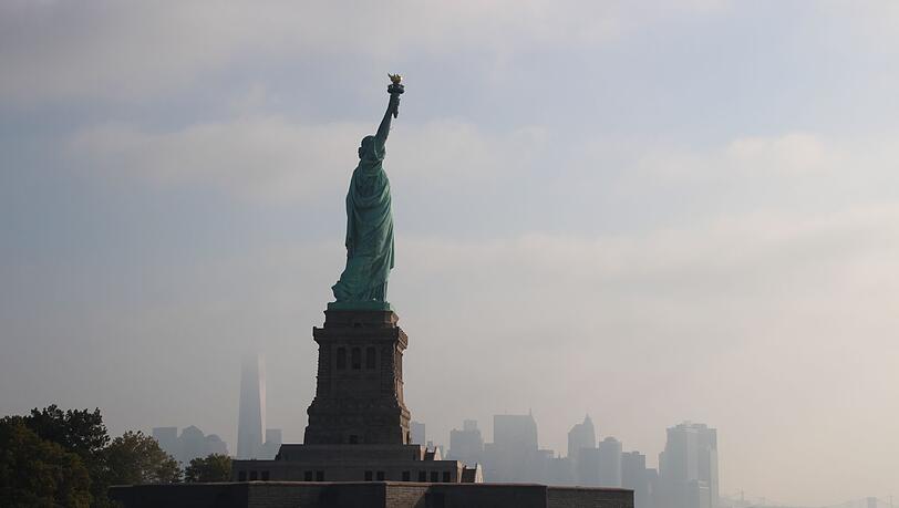 Die Freiheitsstatue war oft das Erste, was Fl&uuml;chtlinge und Auswanderer von Amerika sahen - und deshalb erinnerten sie sich ihr ganzes weiteres Leben daran (Archivbild).